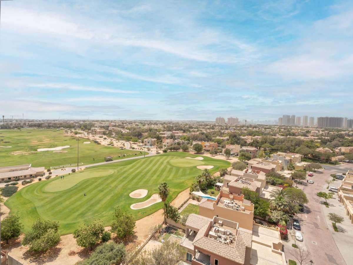 Vacant on Transfer | High-Floor Studio with Golf View & Balcony